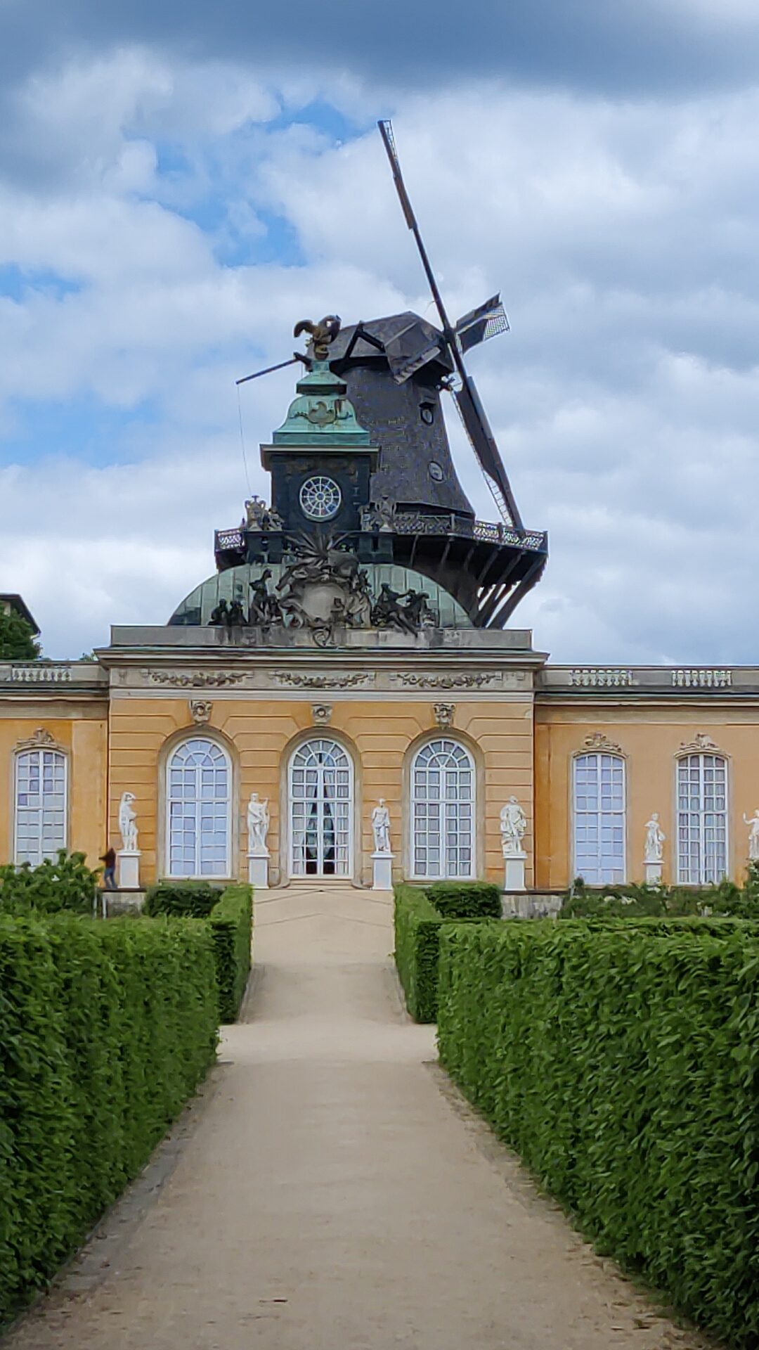 Mühle hinter den neuen Kammern von Sanssouci