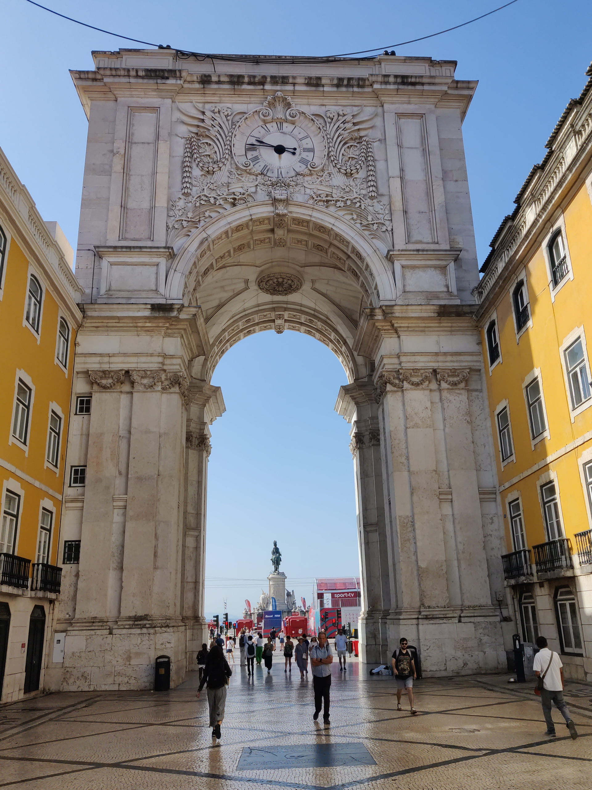 Triumphbogen am Handelsplatz